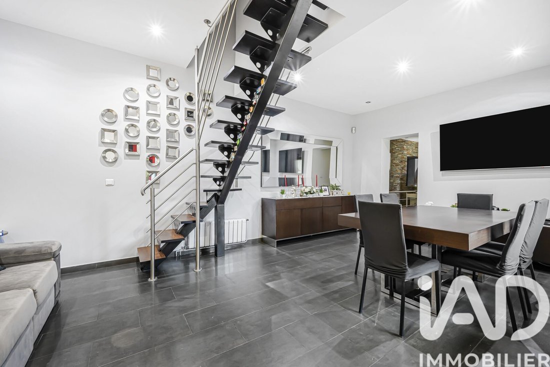 House in Centre Ville Est, Ivry-sur-Seine, France 2 - 16837432