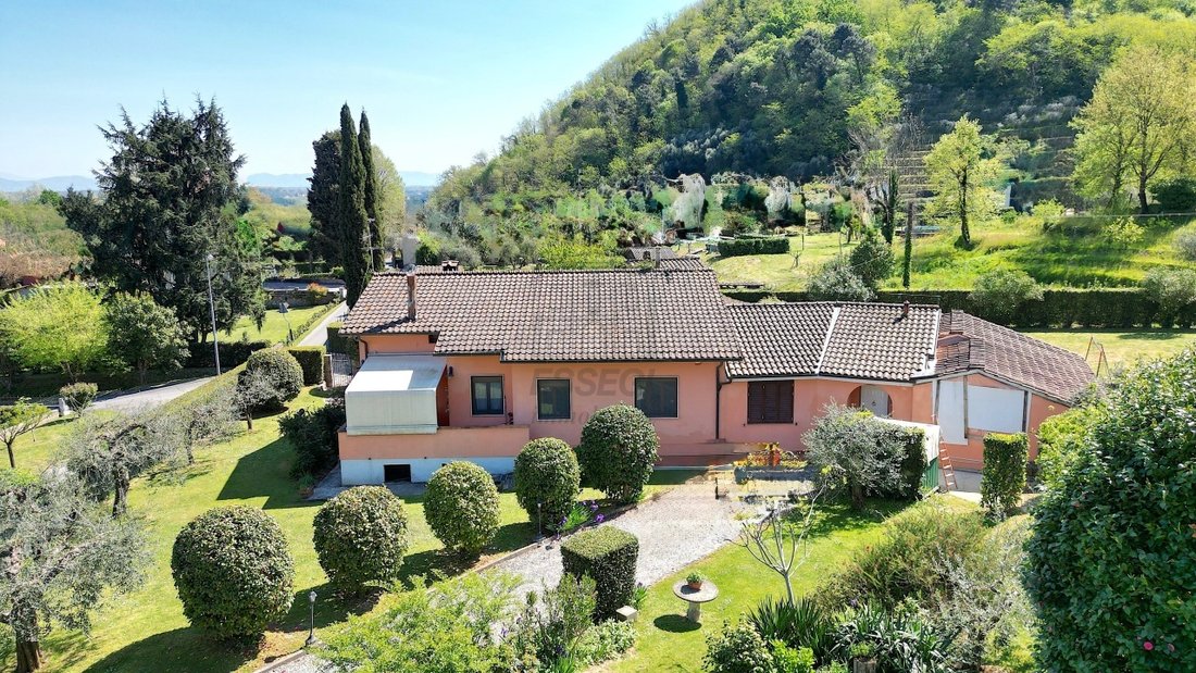 Villa in Compitese, Capannori, Tuscany 4 - 17631864