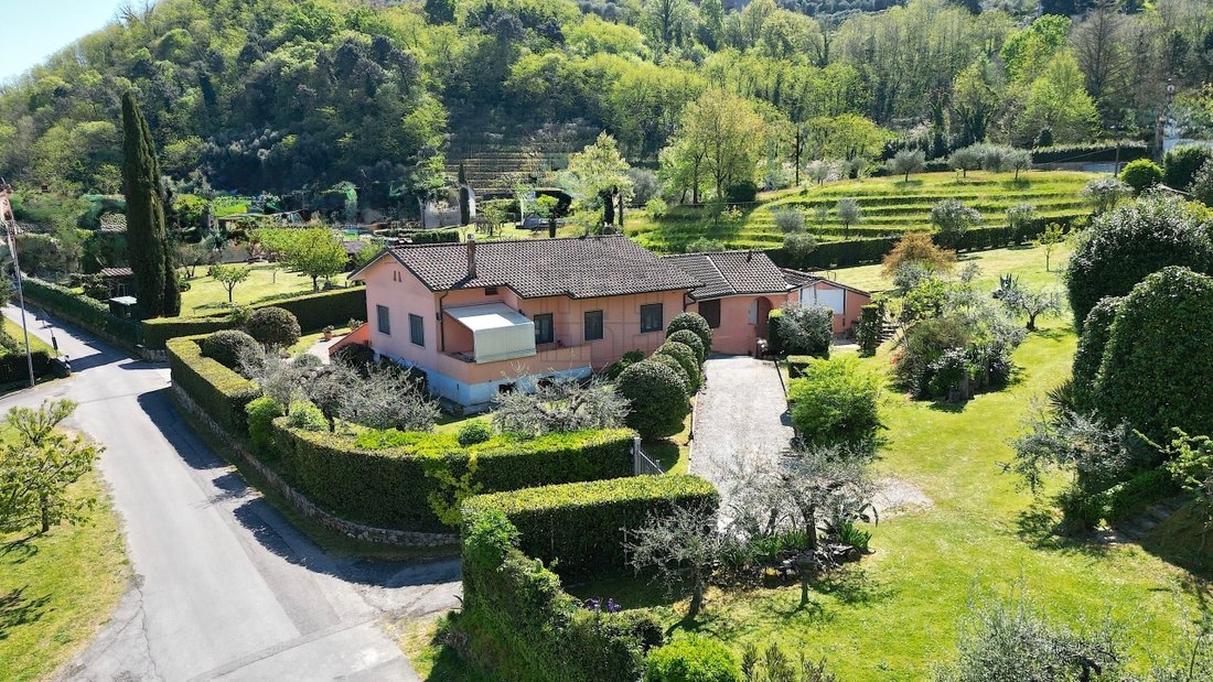 Villa in Compitese, Capannori, Tuscany 3 - 17631864