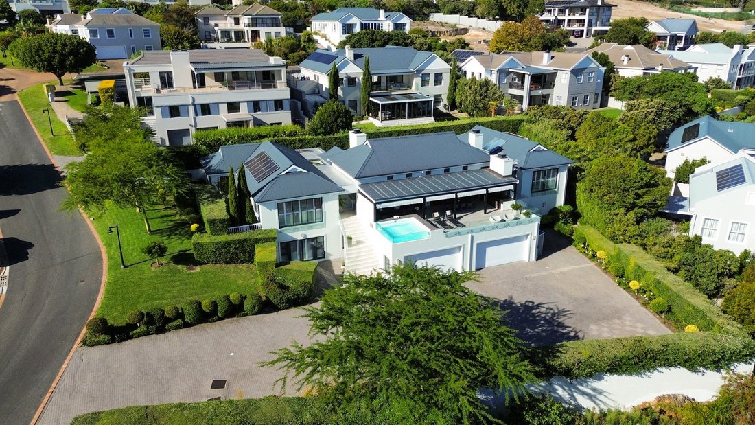 House in Hermanus, Western Cape, South Africa 4 - 17633520