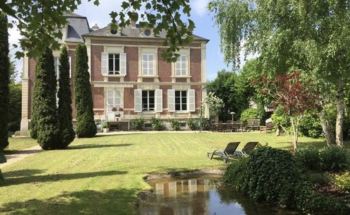 House in Ouest, Mouy, France 1