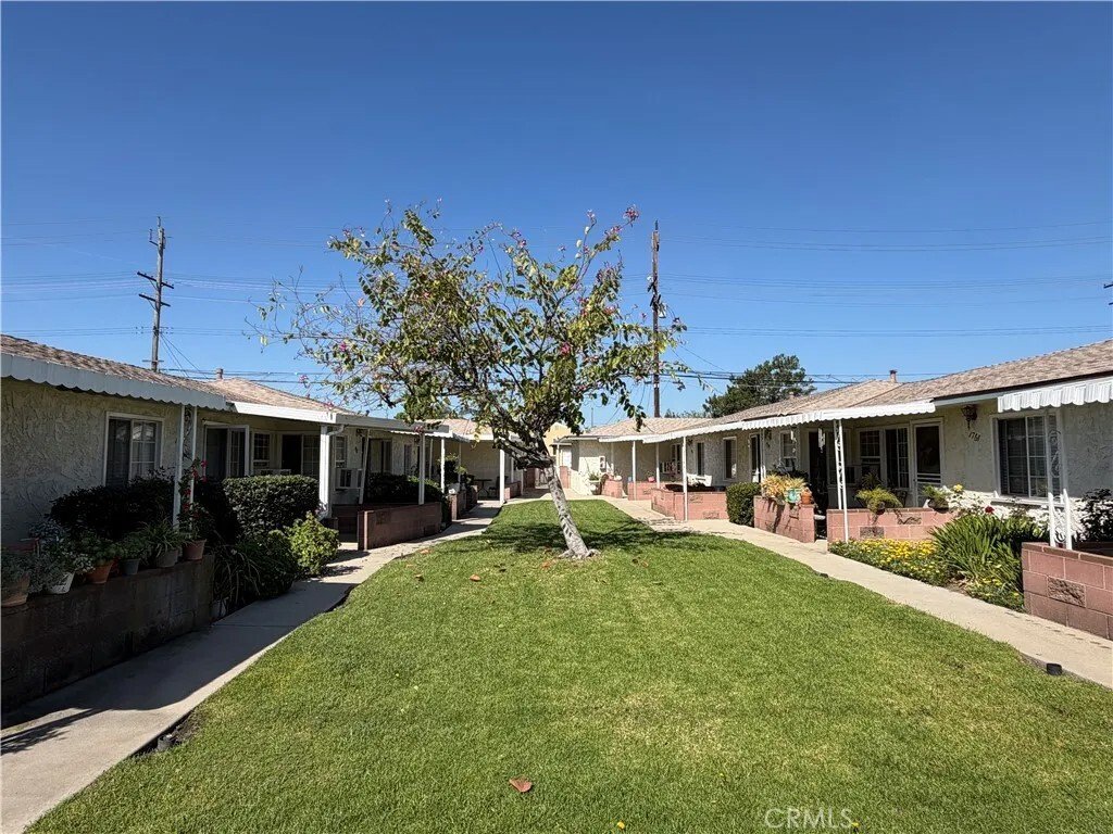 Burbank, California, United States 5 - 17633162
