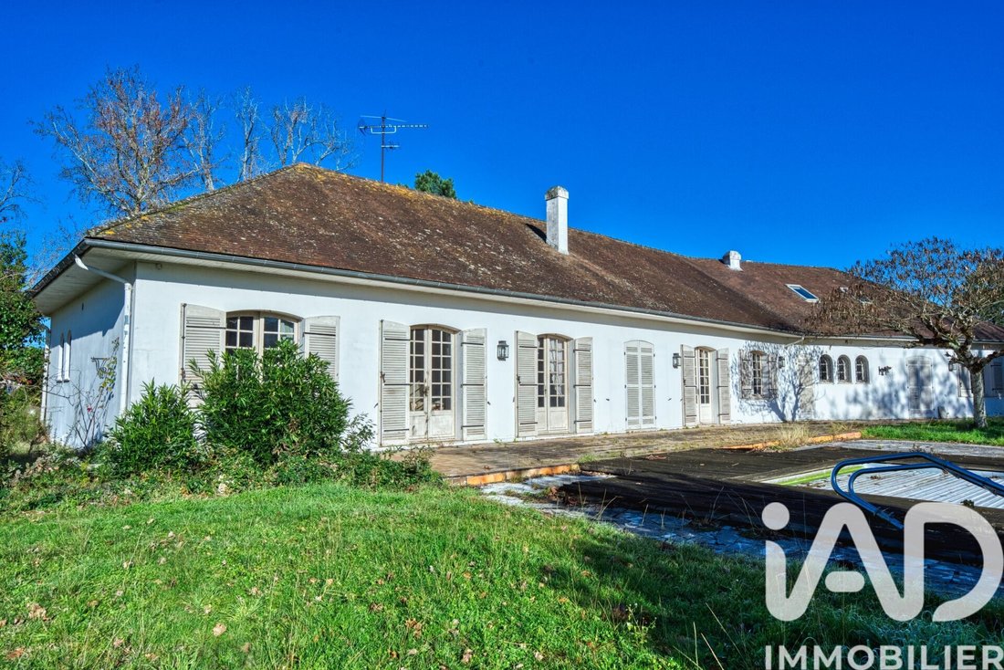 House in Chemin Long-Garies, Mérignac, France 1 - 16875993