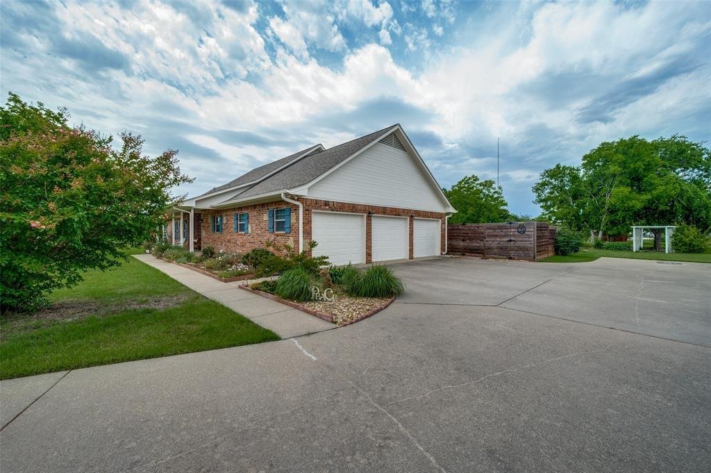 House in Cross Roads, Texas, United States 3 - 17628960