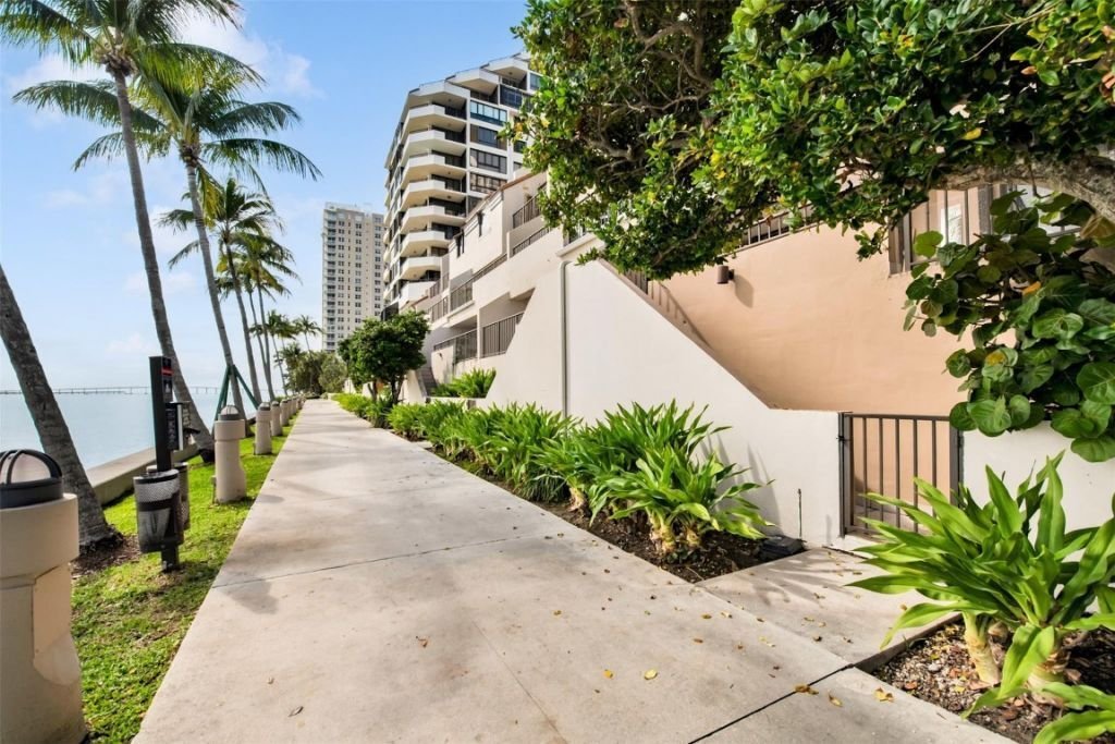 House in Miami, Florida, United States 5 - 17065329