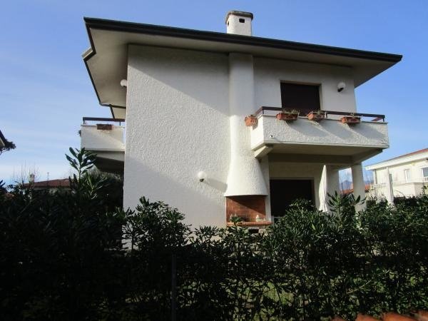 Villa in Tonfano, Pietrasanta, Italy 4 - 17627956