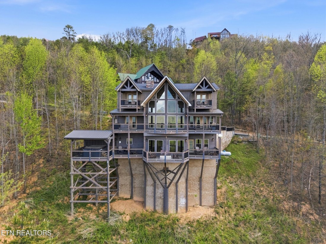 House in Sevierville, Tennessee, United States 2 - 17631433