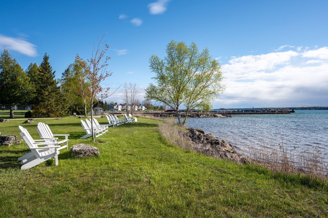 Baileys Harbor, Wisconsin, United States 4 - 17638624