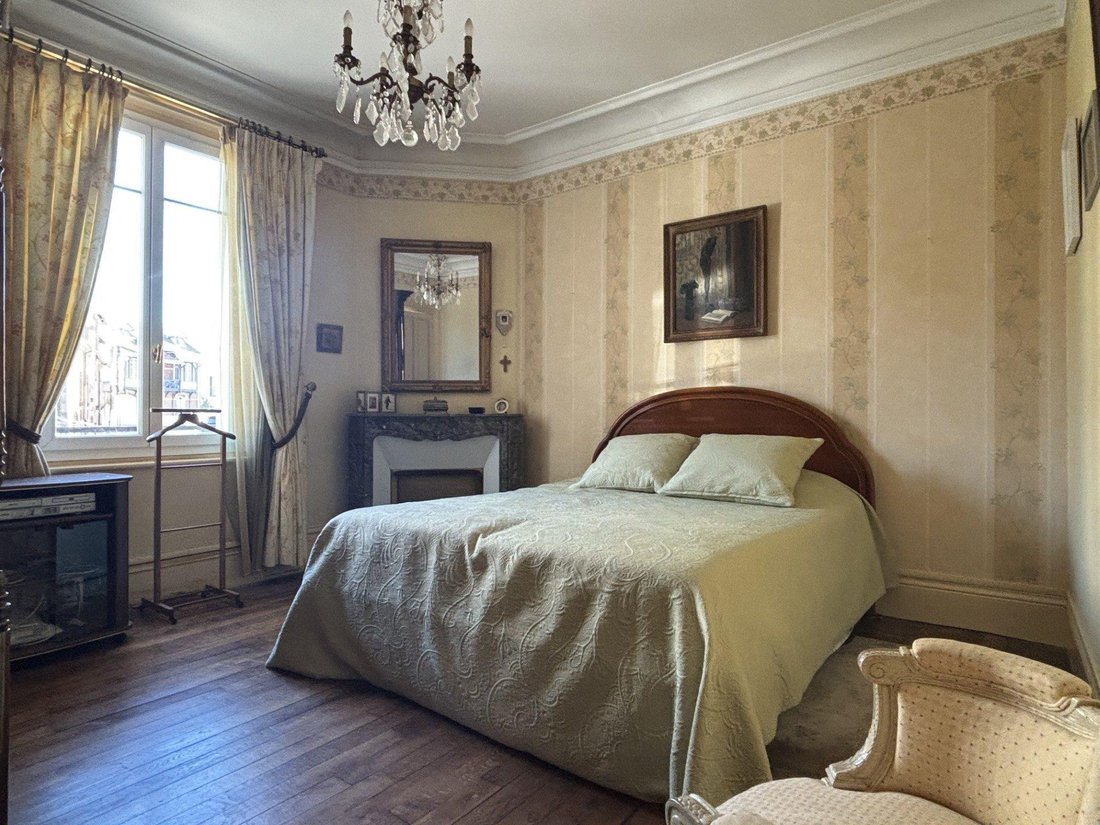 House in Compiegne, Hauts-de-France, France 5 - 14990052