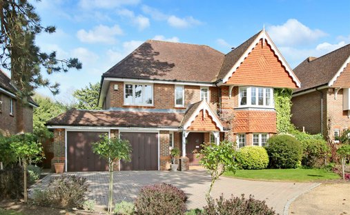 House in Hawks Hill, Fetcham, England 1