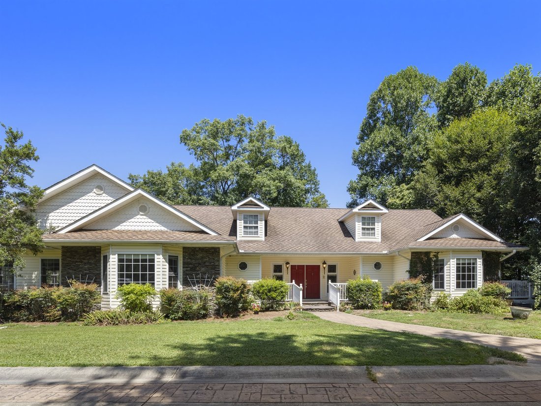 House in Horse Shoe, North Carolina, United States 3 - 17639330