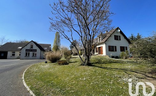 House in Bercheres-sur-Vesgre, Centre-Val de Loire, France 1