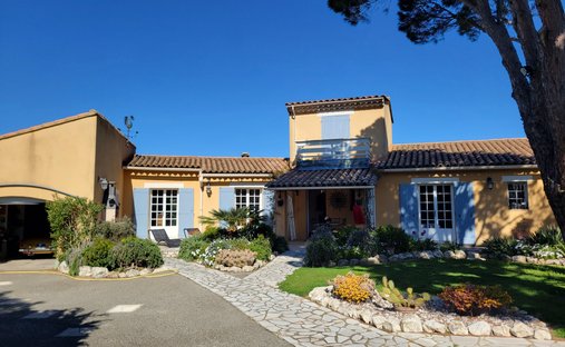 Villa a Ouest, Rochefort-du-Gard, Francia 1