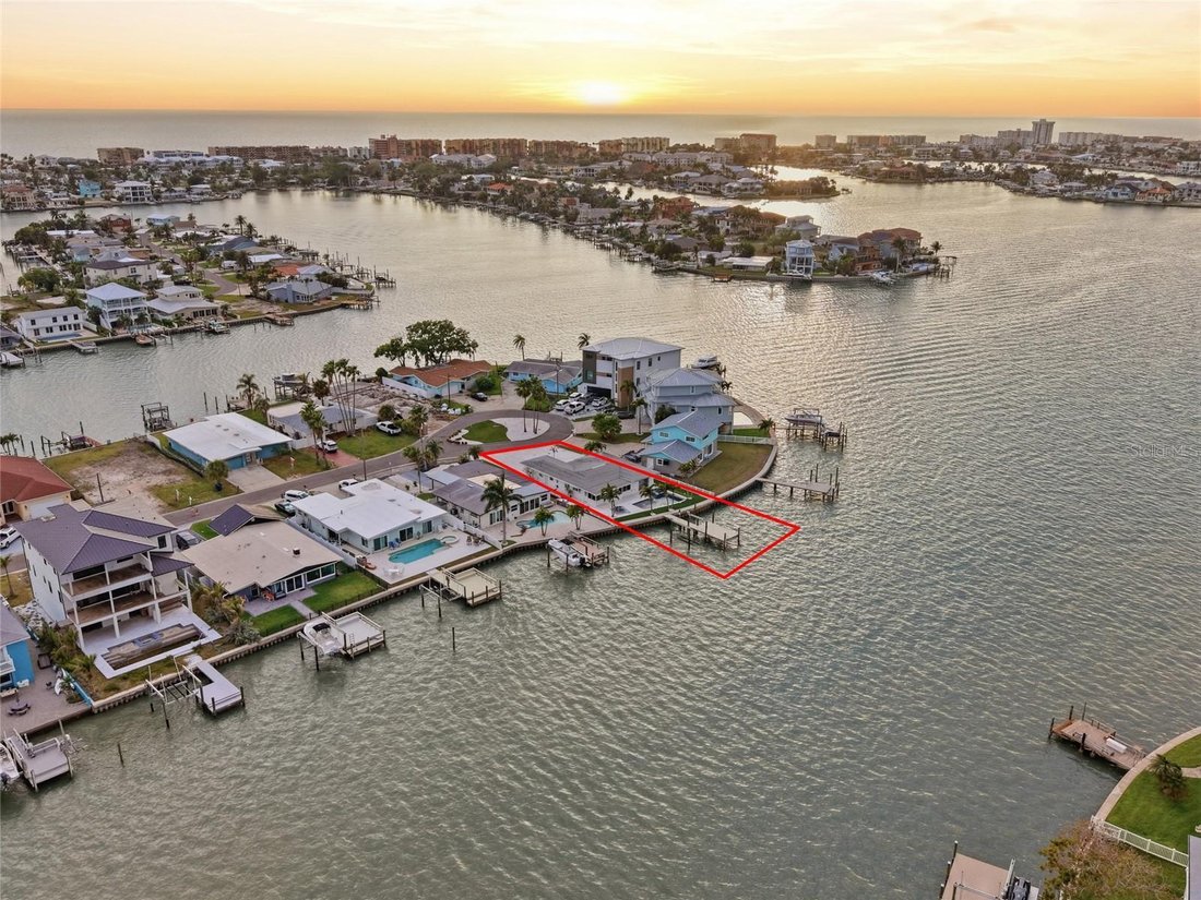 House in Madeira Beach, Florida, United States 4 - 17632876