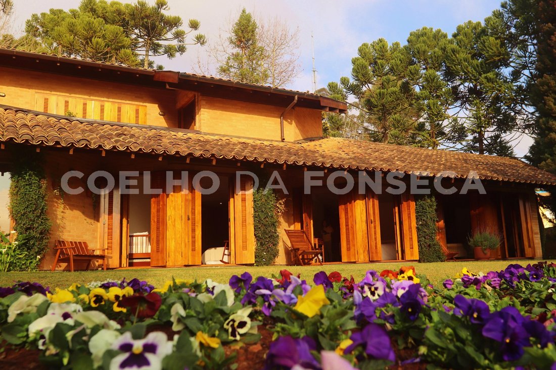 Condo in Campos do Jordão, State of São Paulo, Brazil 1 - 17636756