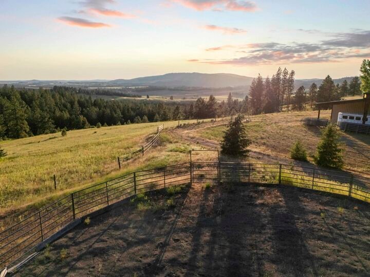 House in Mica, Washington, United States 1 - 17638414