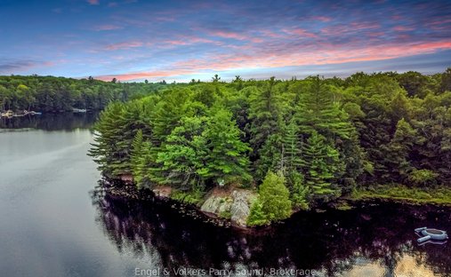 Land in Seguin, Canada 1