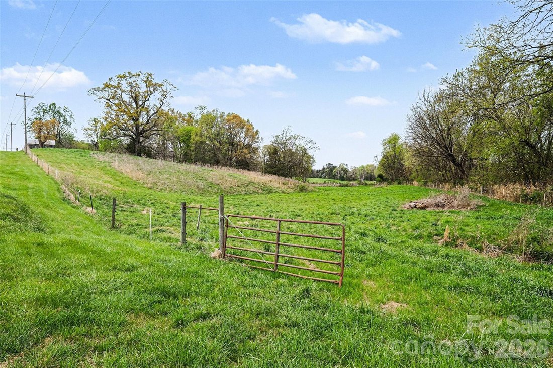 Land in Bear Poplar, North Carolina, United States 2 - 17632124