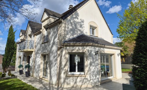 House in Longpont-sur-Orge, Ile-de-France, France 1