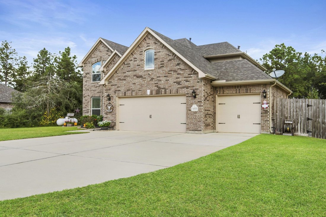 House in Conroe, Texas, United States 4 - 17632691