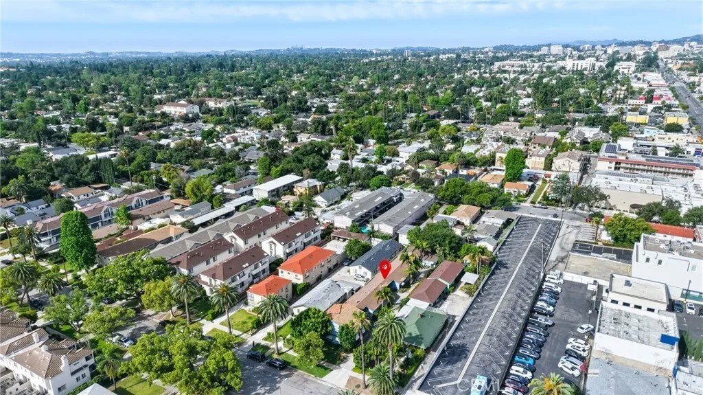 Altadena, California, United States 4 - 17633448