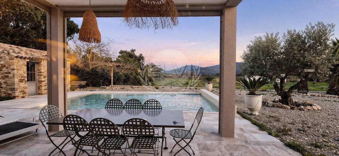 House in Le Plan-de-la-Tour, Provence-Alpes-Côte d'Azur, France 2 - 17633765