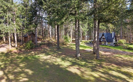 House in Courtenay, British Columbia, Canada 1