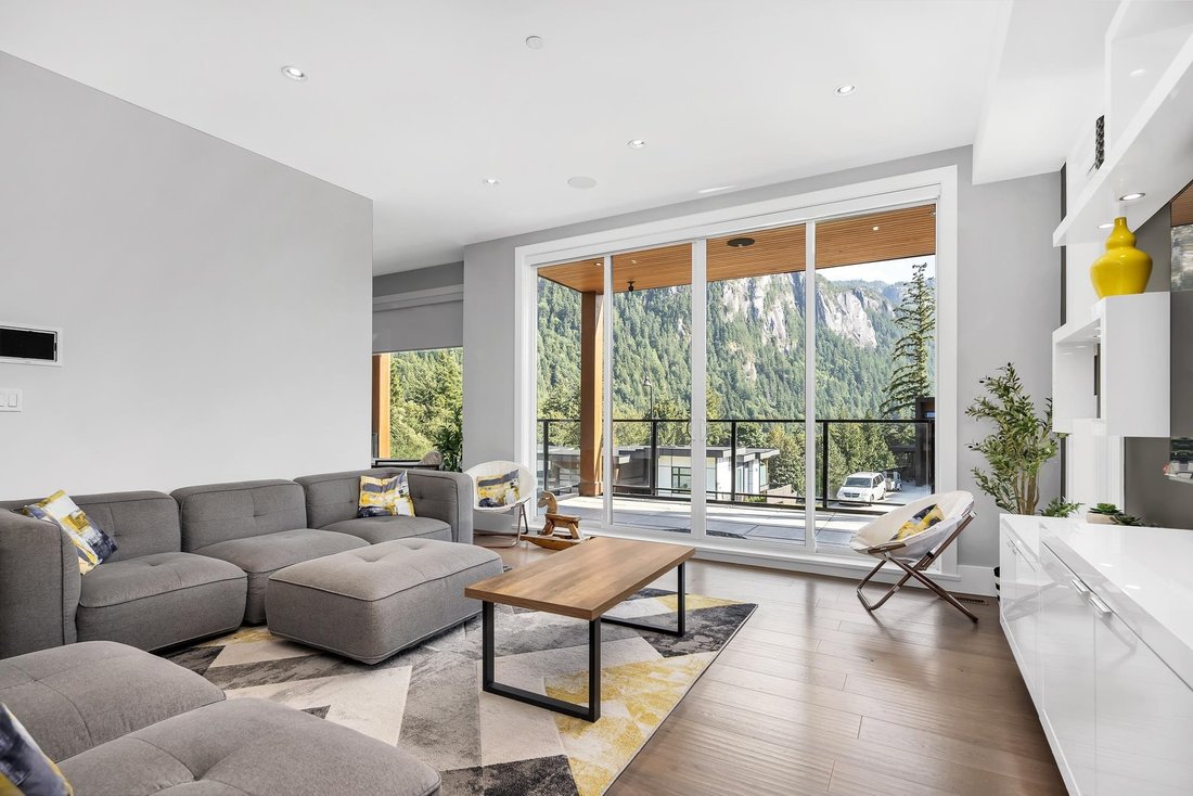 House in Squamish, British Columbia, Canada 4 - 17633027