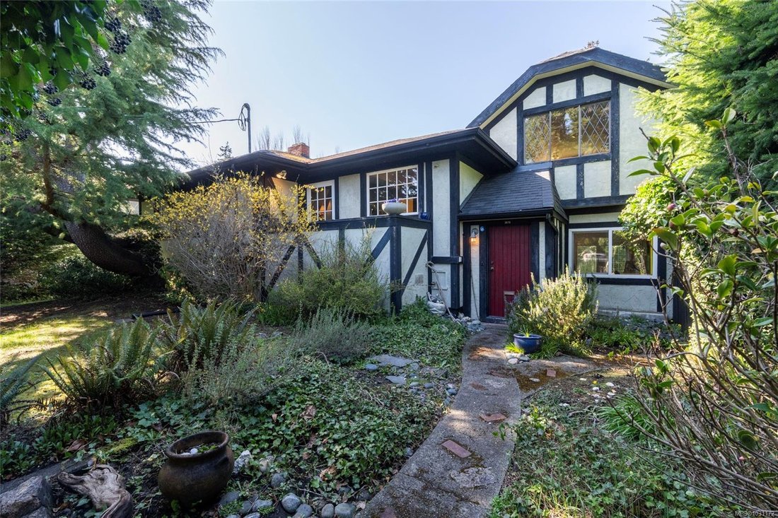 House in Saanich, British Columbia, Canada 5 - 17633168