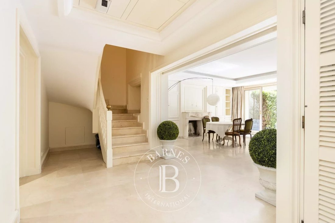 Apartment in La Plaine des Sablons, Neuilly-sur-Seine, France 3 - 17629753