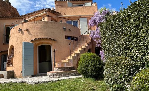 House in Les Indes les-Groulles, Mouans-Sartoux, France 1