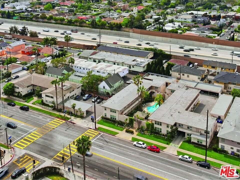 Los Angeles, California, United States 2 - 17630909