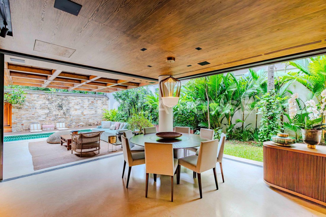 Condo in São Paulo, State of São Paulo, Brazil 1 - 17639932