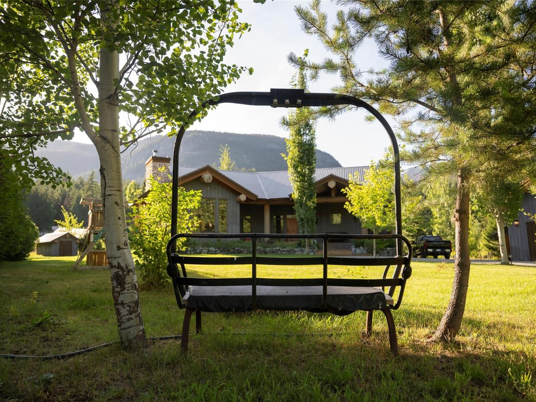 House in Owl Creek, British Columbia, Canada 1 - 17635551