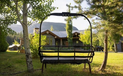 House in Owl Creek, British Columbia, Canada 1