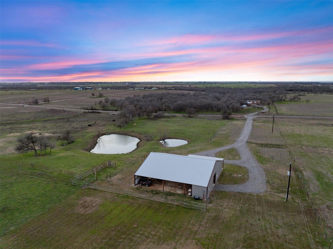 House in Elgin, Texas, United States 3 - 17631839