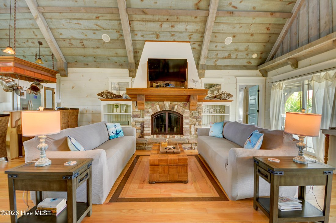 House in North Topsail Beach, North Carolina, United States 5 - 17627797