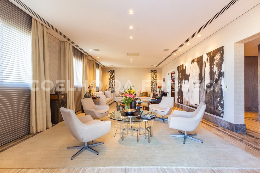 Condo in São Paulo, State of São Paulo, Brazil 1 - 17637270