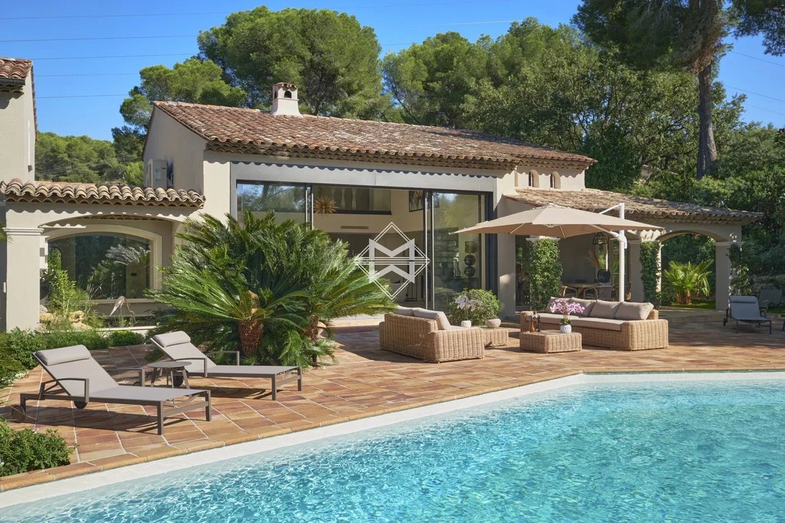 Villa in Mougins, Provence-Alpes-Côte d'Azur, France 1 - 17633744