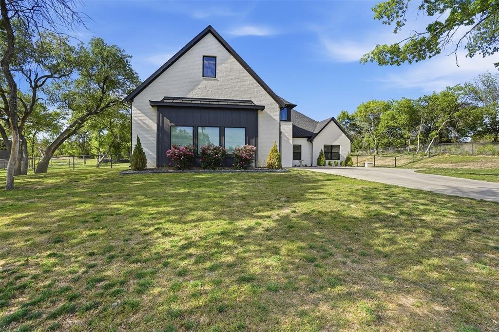 House in Azle, Texas, United States 3 - 17629022