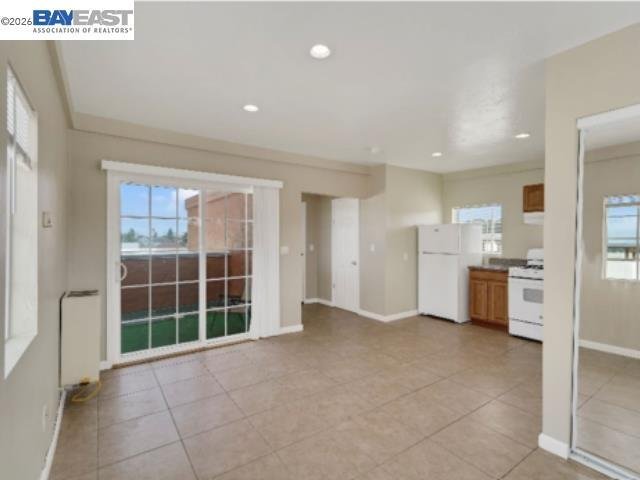 Oakland, California, United States 4 - 17631640