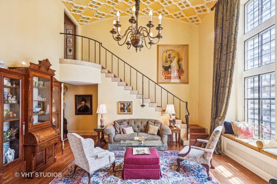 House in Chicago, Illinois, United States 5 - 16121156