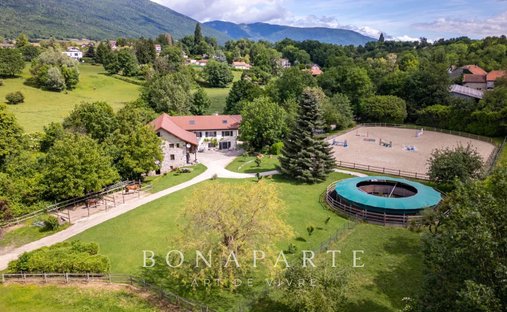 Finca en Chevry, Auvernia-Ródano-Alpes, Francia 1