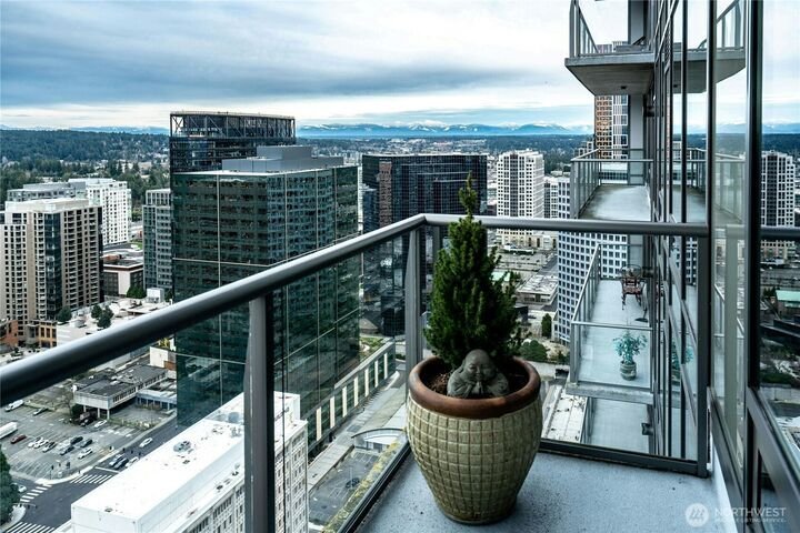 Condo in Bellevue, Washington, United States 5 - 17641560