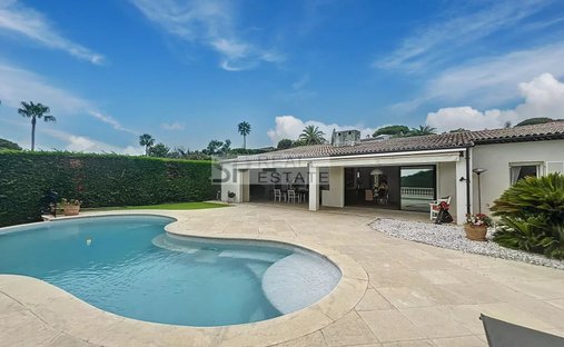 Villa in Vaug, Villeneuve-Loubet, France 1