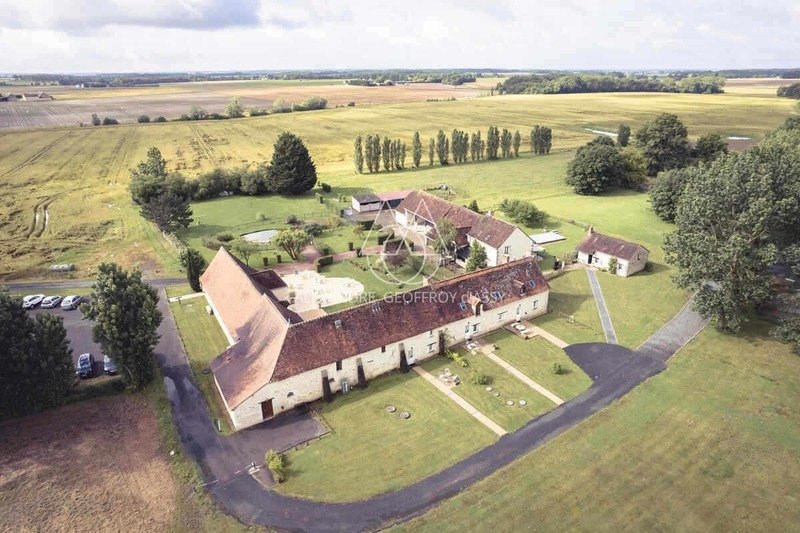 Farm Ranch in Sainte-Maure-de-Touraine, Centre-Val de Loire, France 2 - 17629755