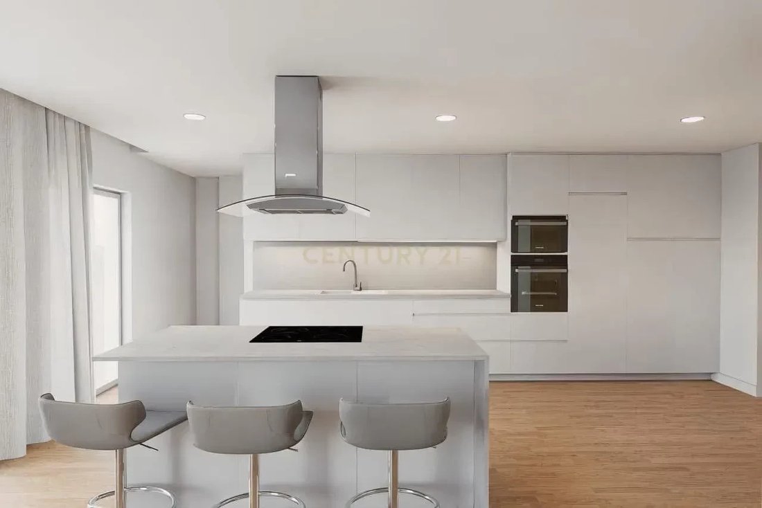 Apartment in Moscavide e Portela, Lisbon, Portugal 3 - 15882736