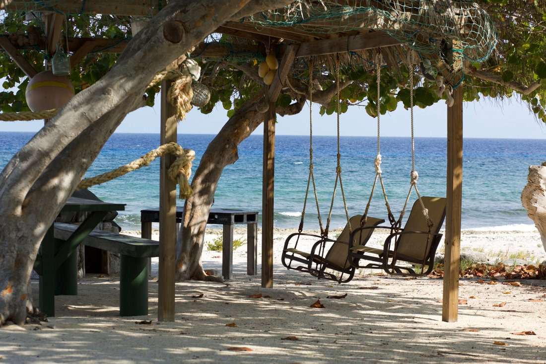 Land in Spot Bay, Sister Islands, Cayman Islands 4 - 12263916