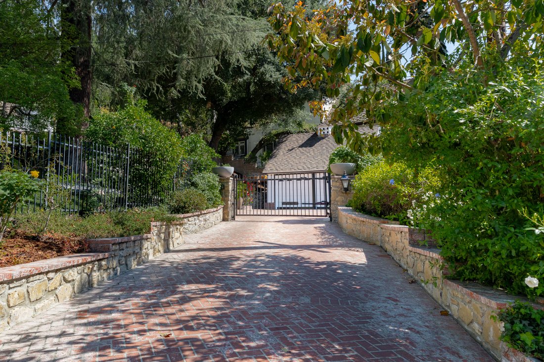 House in Los Angeles, California, United States 2 - 17630711