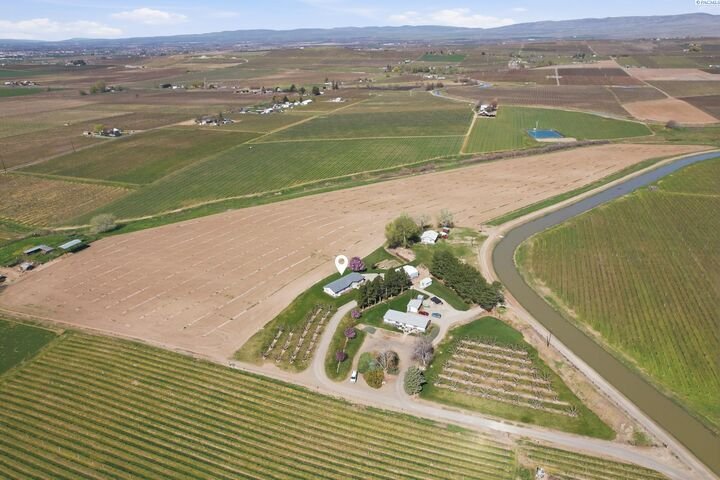 Farm Ranch in Grandview, Washington, United States 3 - 17640151